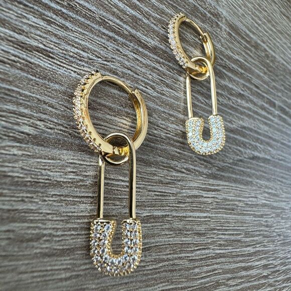 Safety pin hoop earrings N708 - Picture 3 of 5